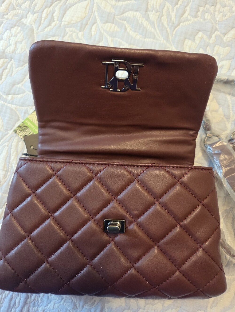 NWT Badgley Mischka Quilted Wine Crossbody Bag with Chain Strap - Picture 12 of 16